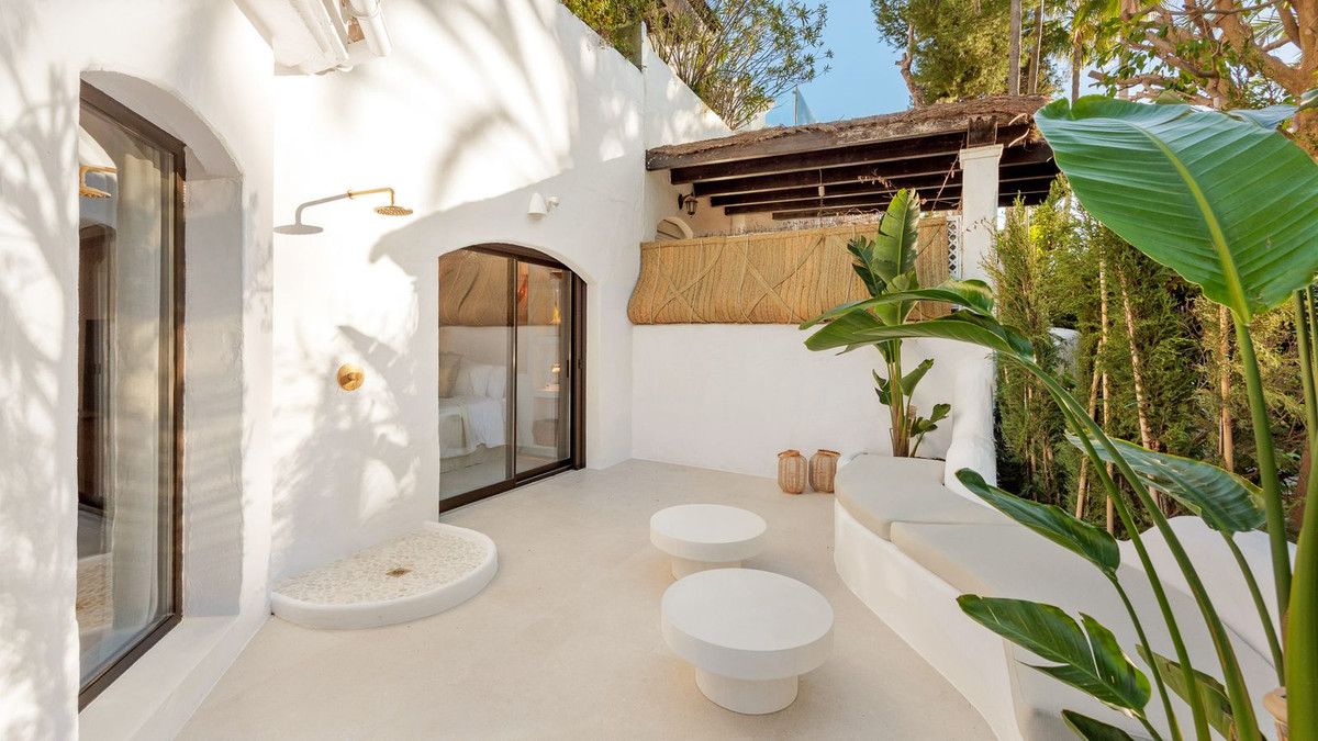 2 bedroom Apartments for sale in Elviria – R5218345