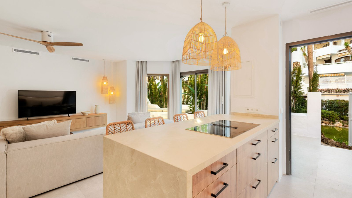 2 bedroom Apartments for sale in Elviria – R5218345