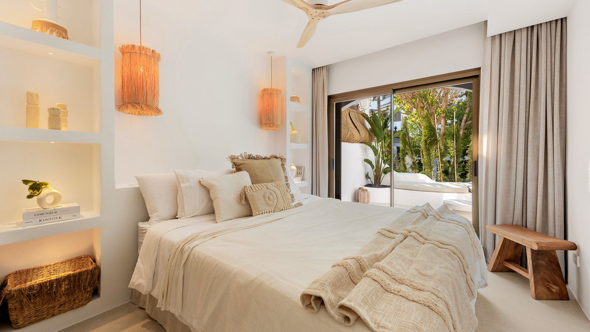 2 bedroom Apartments for sale in Elviria – R5218345