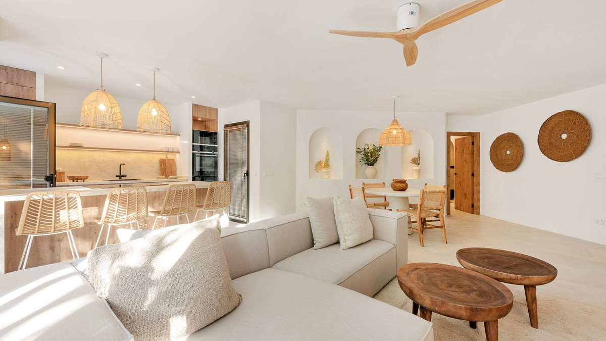 2 bedroom Apartments for sale in Elviria – R5218345