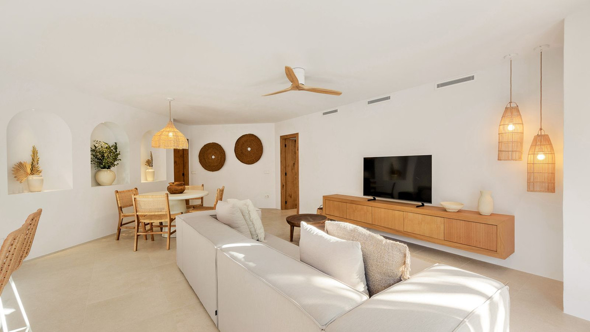 2 bedroom Apartments for sale in Elviria – R5218345