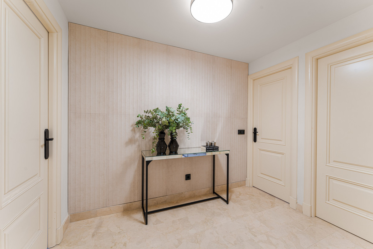 3 bedroom Apartments for sale in Sierra Blanca – R5226847