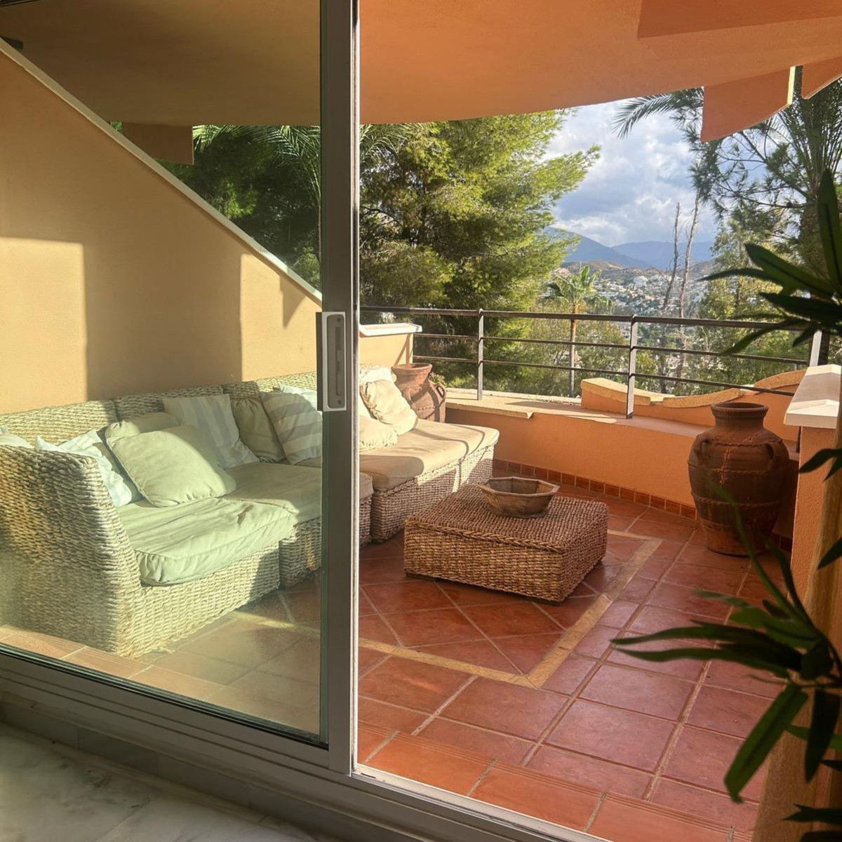 2 bedroom Apartments for sale in Marbella – R5222299