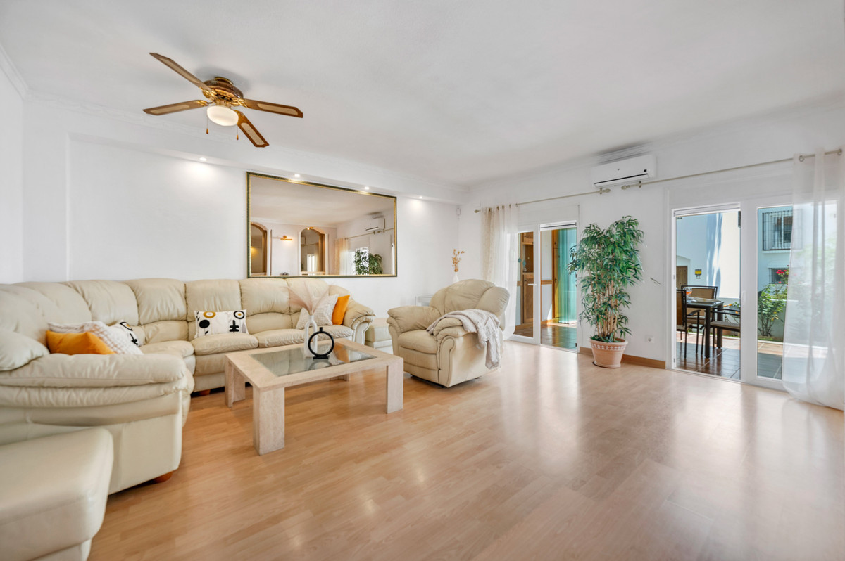 4 bedroom Townhouses for sale in El Rosario – R5133715