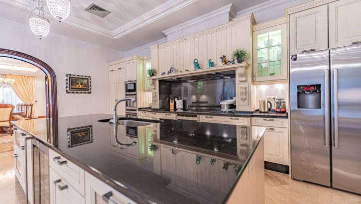 8 bedroom Villas for sale in Guadalmina Baja – R4189078 8 bedroom Villas for sale in Guadalmina Baja – R4189078 in