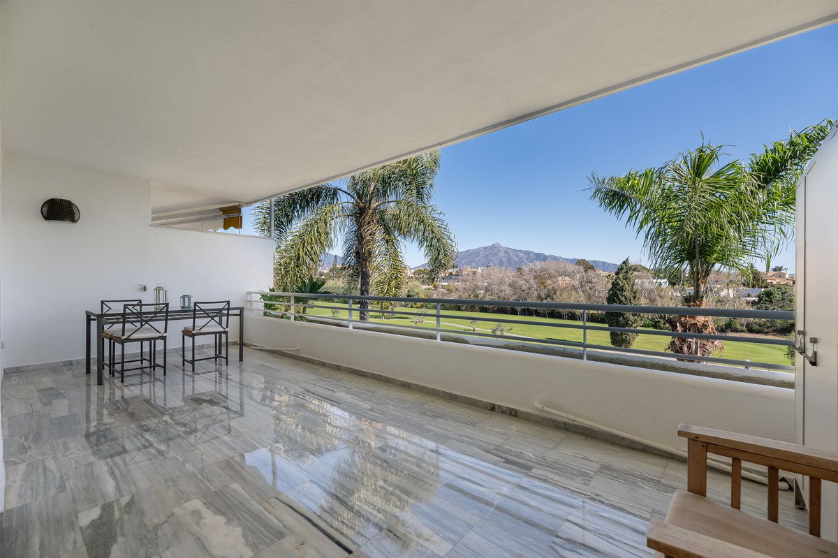 Apartamentos de 3 dormitorios en venta en Guadalmina Baja – R5222326 Apartamentos de 3 dormitorios en venta en Guadalmina Baja – R5222326