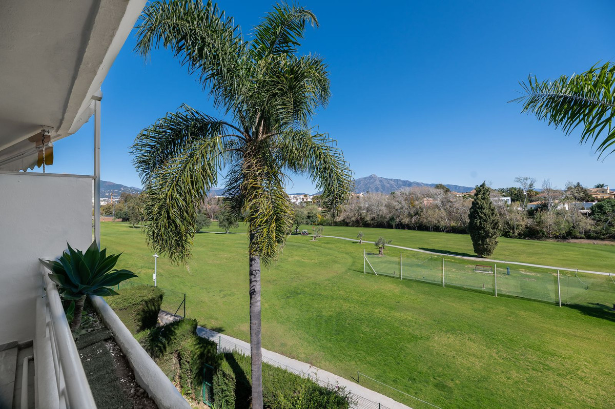 Apartamentos de 3 dormitorios en venta en Guadalmina Baja – R5222326 Apartamentos de 3 dormitorios en venta en Guadalmina Baja – R5222326