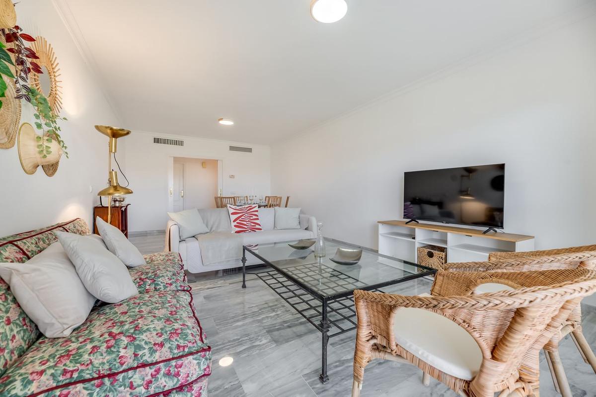 Apartamentos de 3 dormitorios en venta en Guadalmina Baja – R5222326 Apartamentos de 3 dormitorios en venta en Guadalmina Baja – R5222326