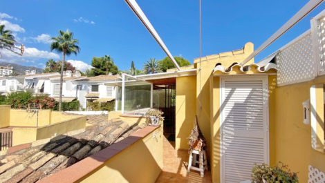 Adosados de 3 dormitorios en venta en Marbella – R3752761