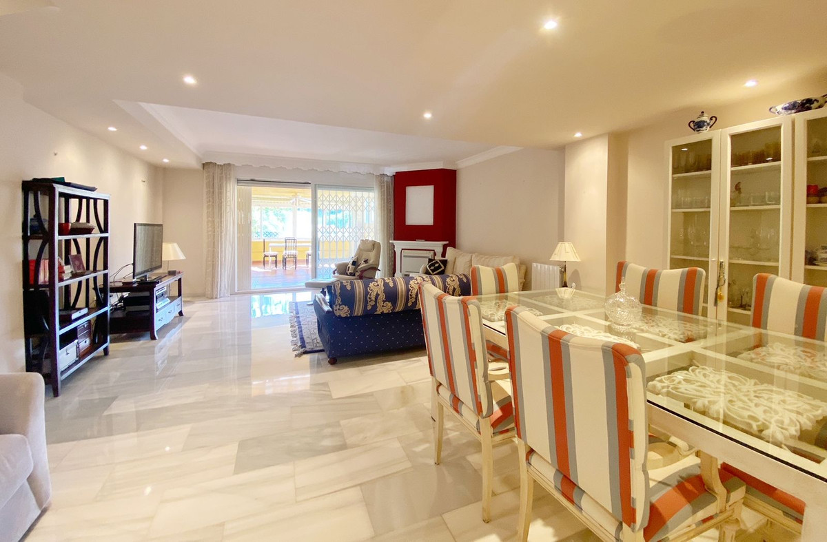 3 bedroom Townhouses for sale in Marbella – R3752761