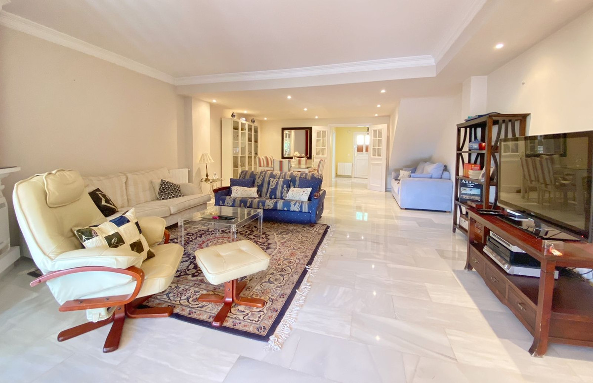 3 bedroom Townhouses for sale in Marbella – R3752761