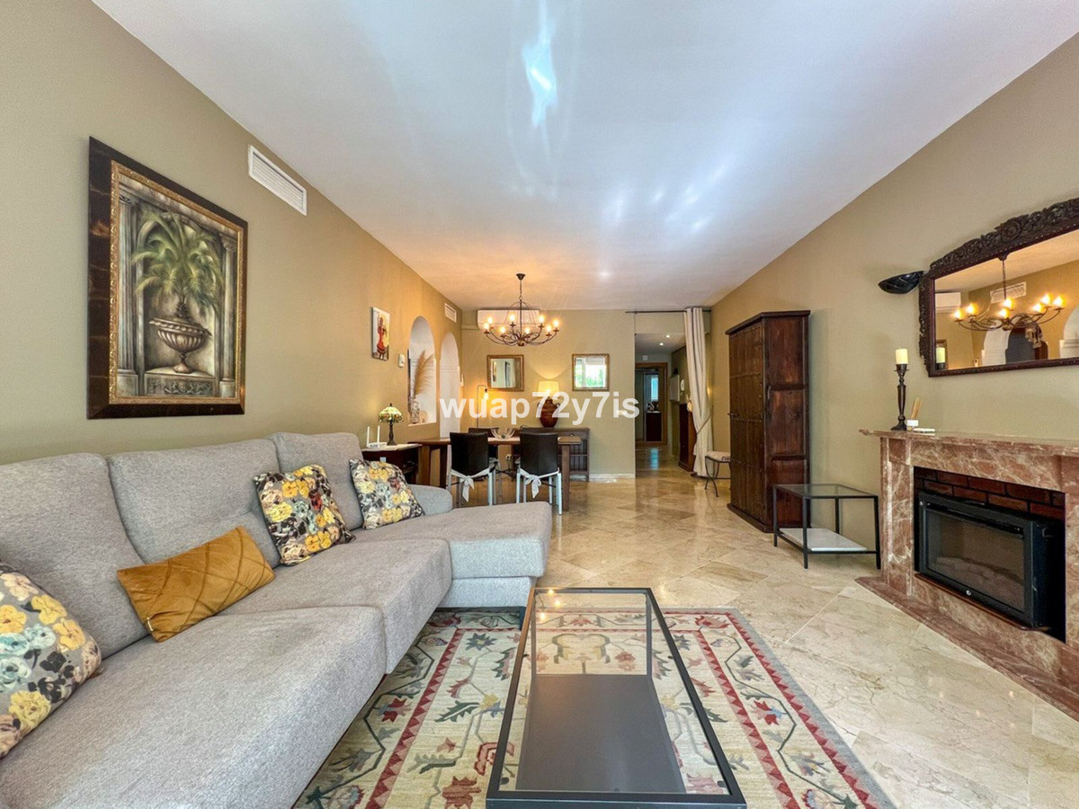 Apartamentos de 2 dormitorios en venta en Atalaya – R5217727