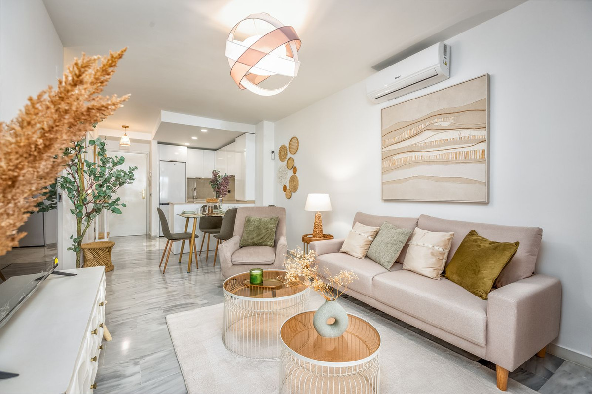 2 bedroom Apartments for sale in Riviera del Sol – R4889923