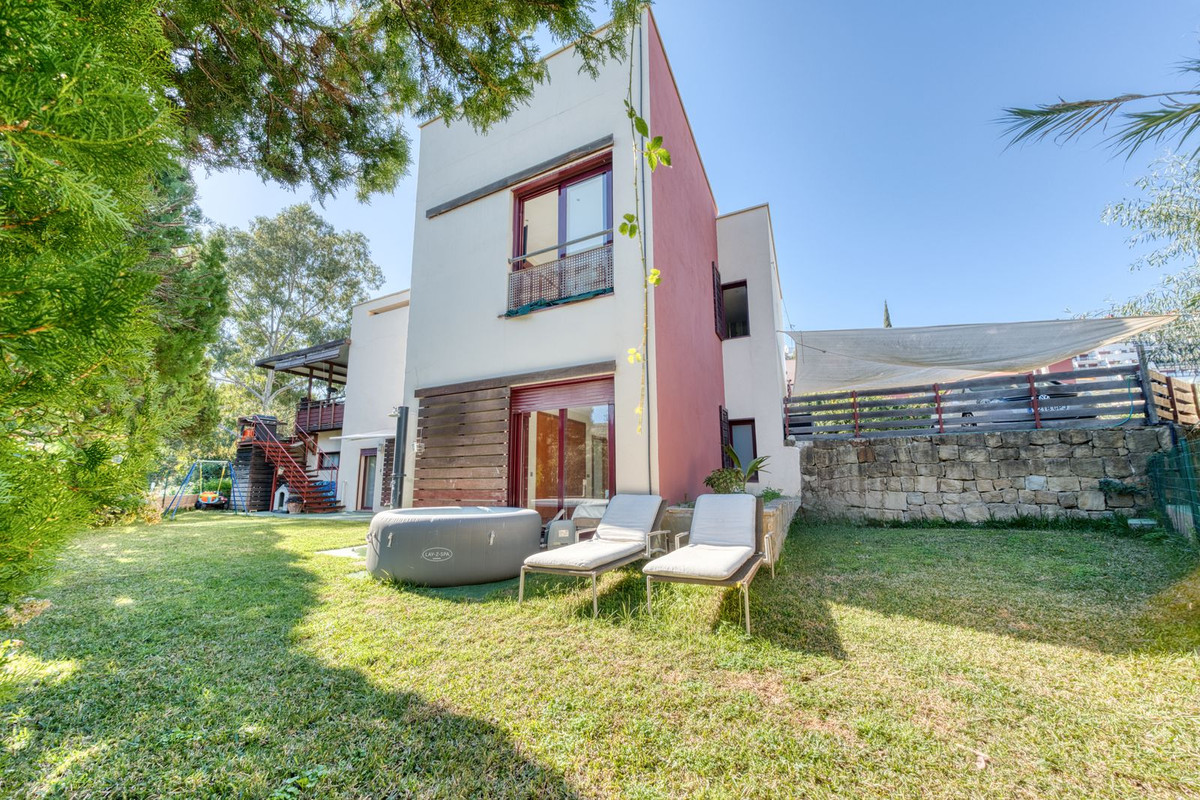 Villas de 4 dormitorios en venta en Selwo – R4873714