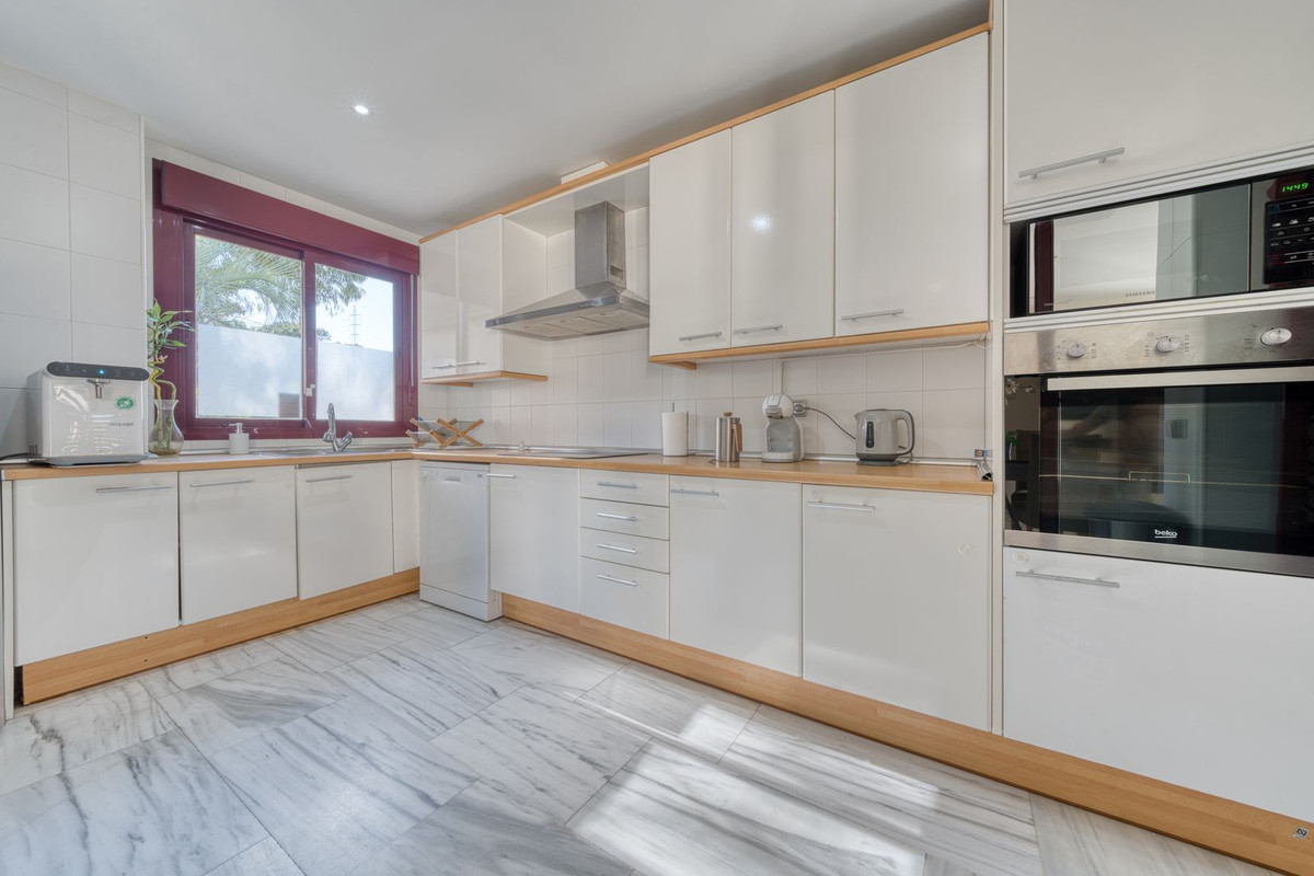 Villas de 4 dormitorios en venta en Selwo – R4873714