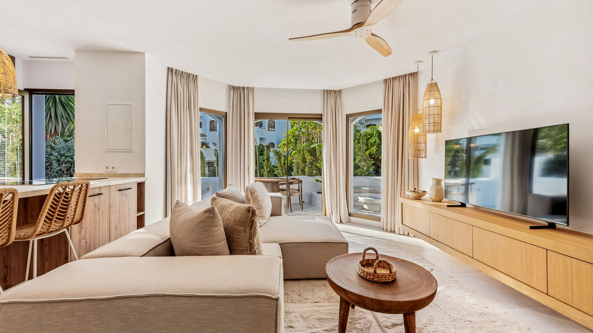 2 bedroom Apartments for sale in Elviria – R5218318