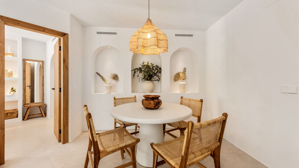 2 bedroom Apartments for sale in Elviria – R5218318