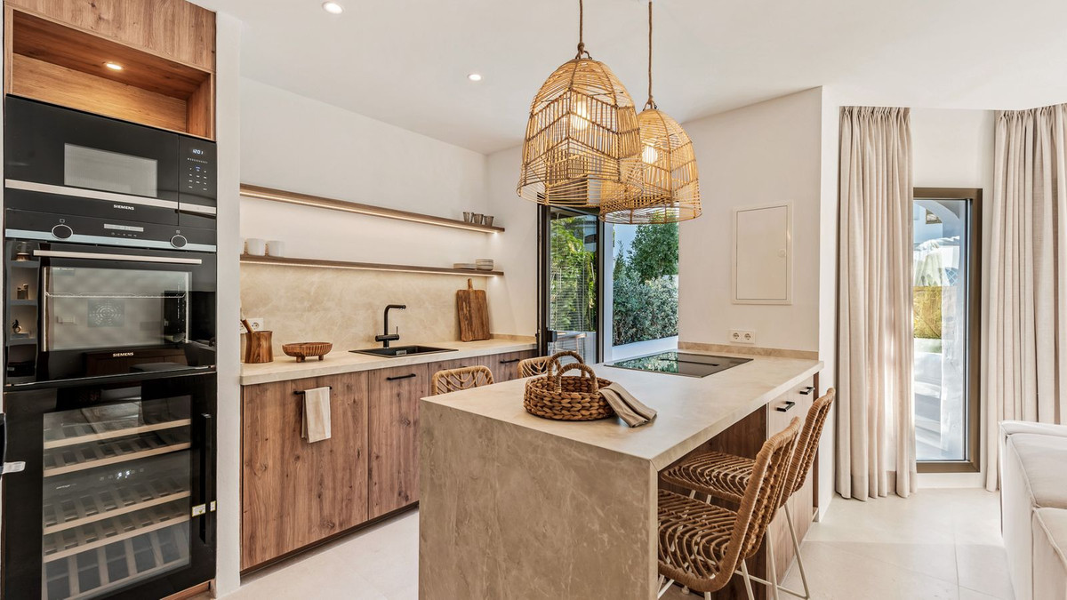 2 bedroom Apartments for sale in Elviria – R5218318