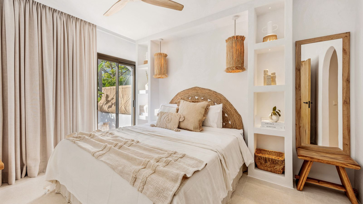 2 bedroom Apartments for sale in Elviria – R5218318