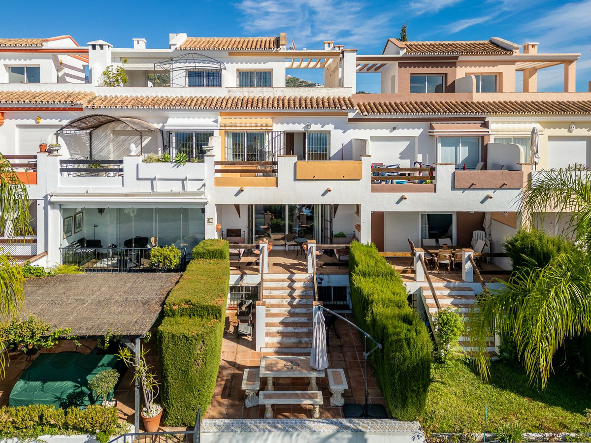 3 bedroom Townhouses for sale in Marbella – R5213557