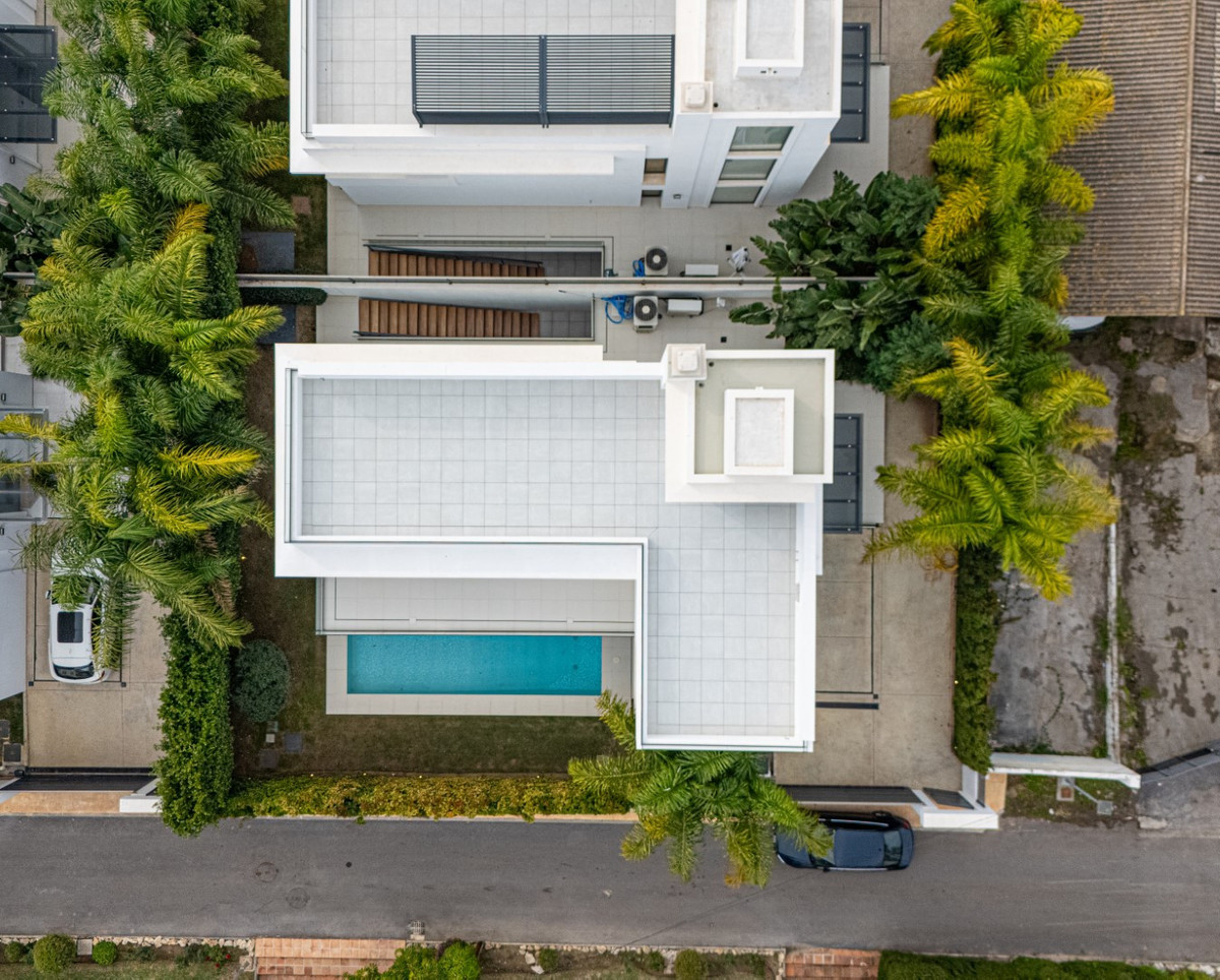 6 bedroom Villas for sale in Milla de Oro – R4892461