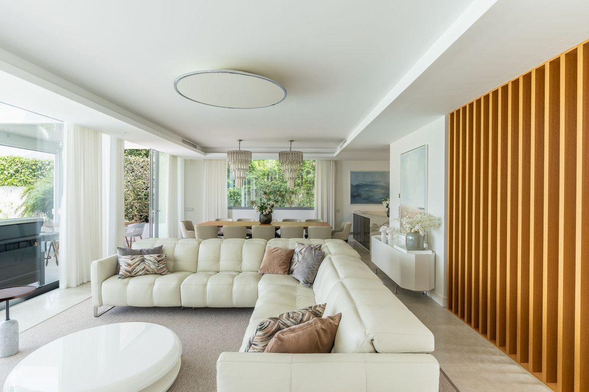 5 bedroom Villas for sale in Santa Clara – R5131675