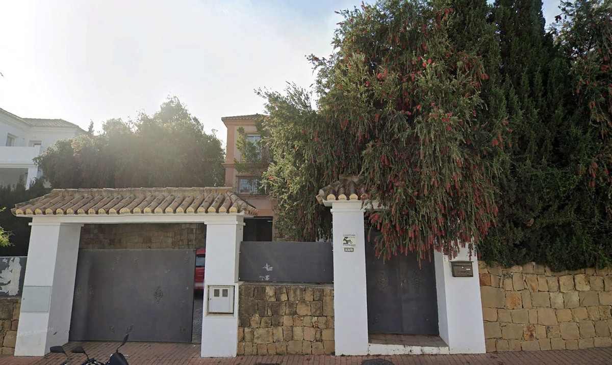 5 bedroom Villas for sale in Marbella – R5211886