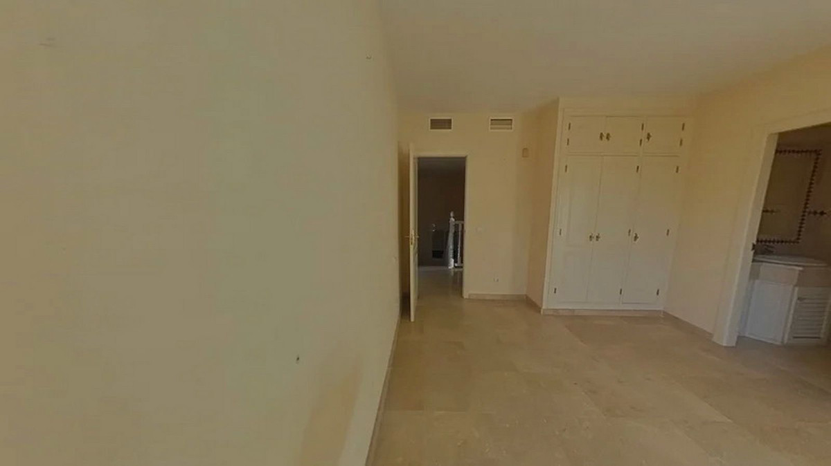 5 bedroom Villas for sale in Marbella – R5211886