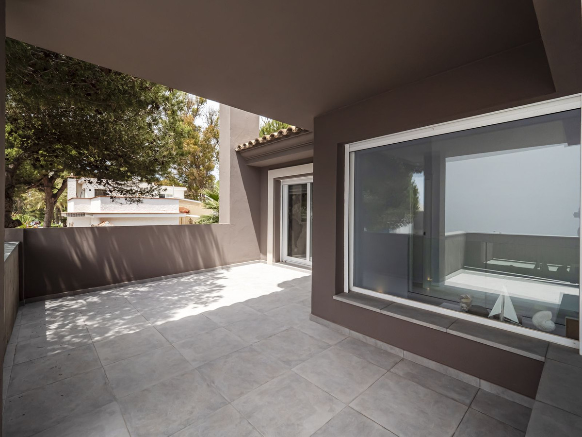 Villas de 5 dormitorios en venta en Elviria – R4059655