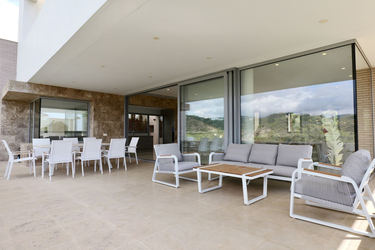 6 bedroom Villas for sale in Los Arqueros – R5214310