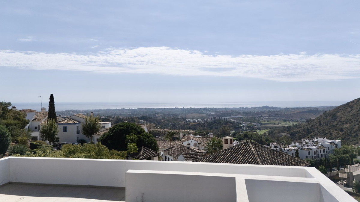 6 bedroom Villas for sale in Los Arqueros – R5214310