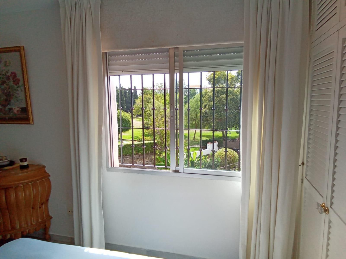 Adosados de 5 dormitorios en venta en Marbella – R5188051