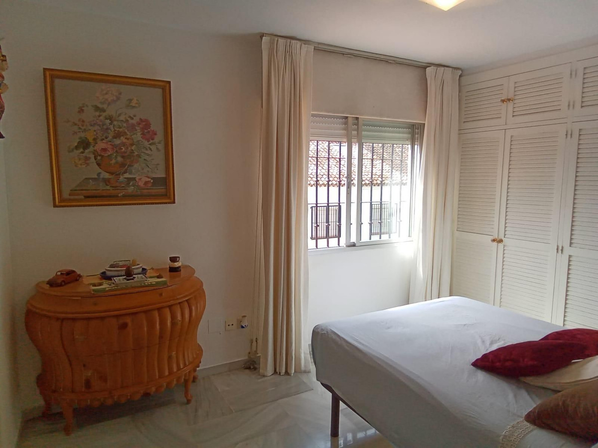 Adosados de 5 dormitorios en venta en Marbella – R5188051