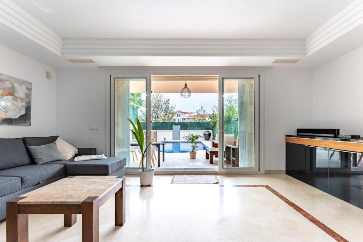 4 bedroom Semi-detached for sale in Riviera del Sol – R5176885 4 bedroom Semi-detached for sale in Riviera del Sol – R5176885