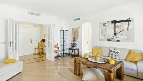 Apartamentos de 2 dormitorios en venta en Elviria – R5132773