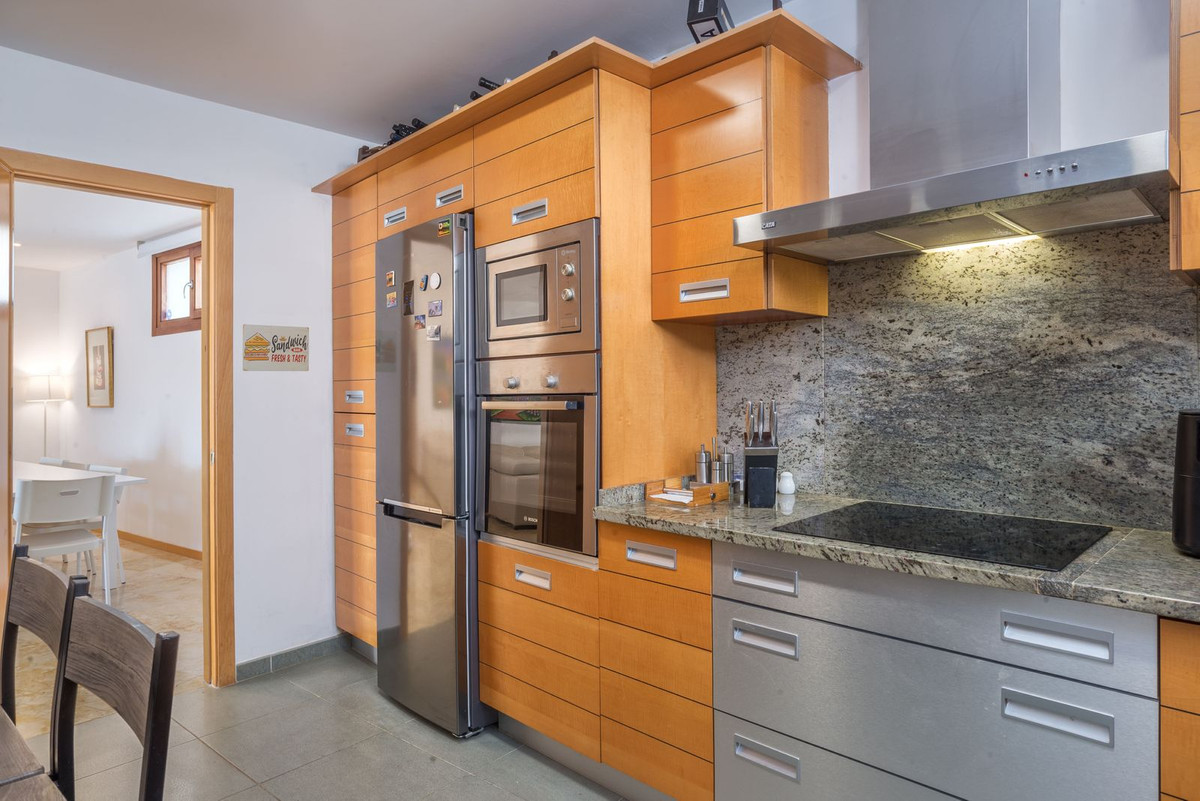 Apartamentos de 3 dormitorios en venta en Altos de los Monteros – R5213794 Apartamentos de 3 dormitorios en venta en Altos de los Monteros – R5213794