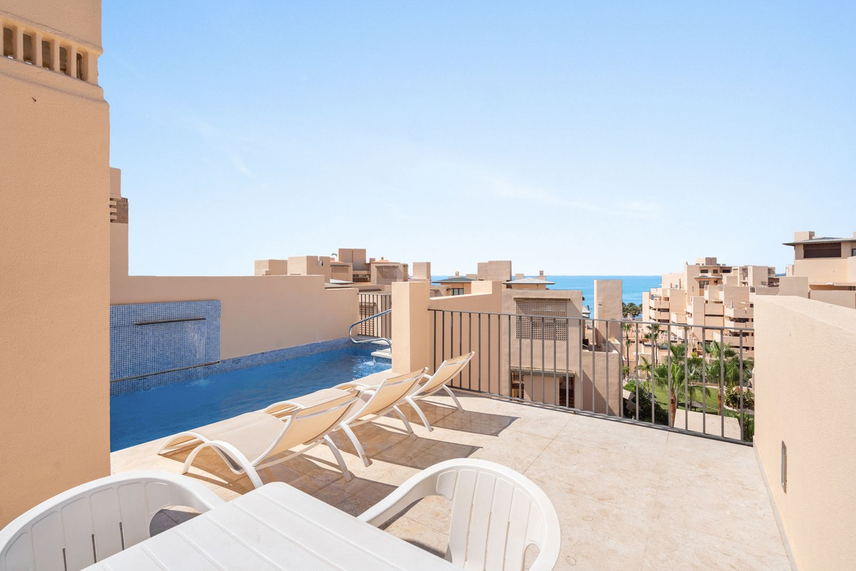 4 bedroom Apartments for sale in Nueva Milla de Oro – R5183215