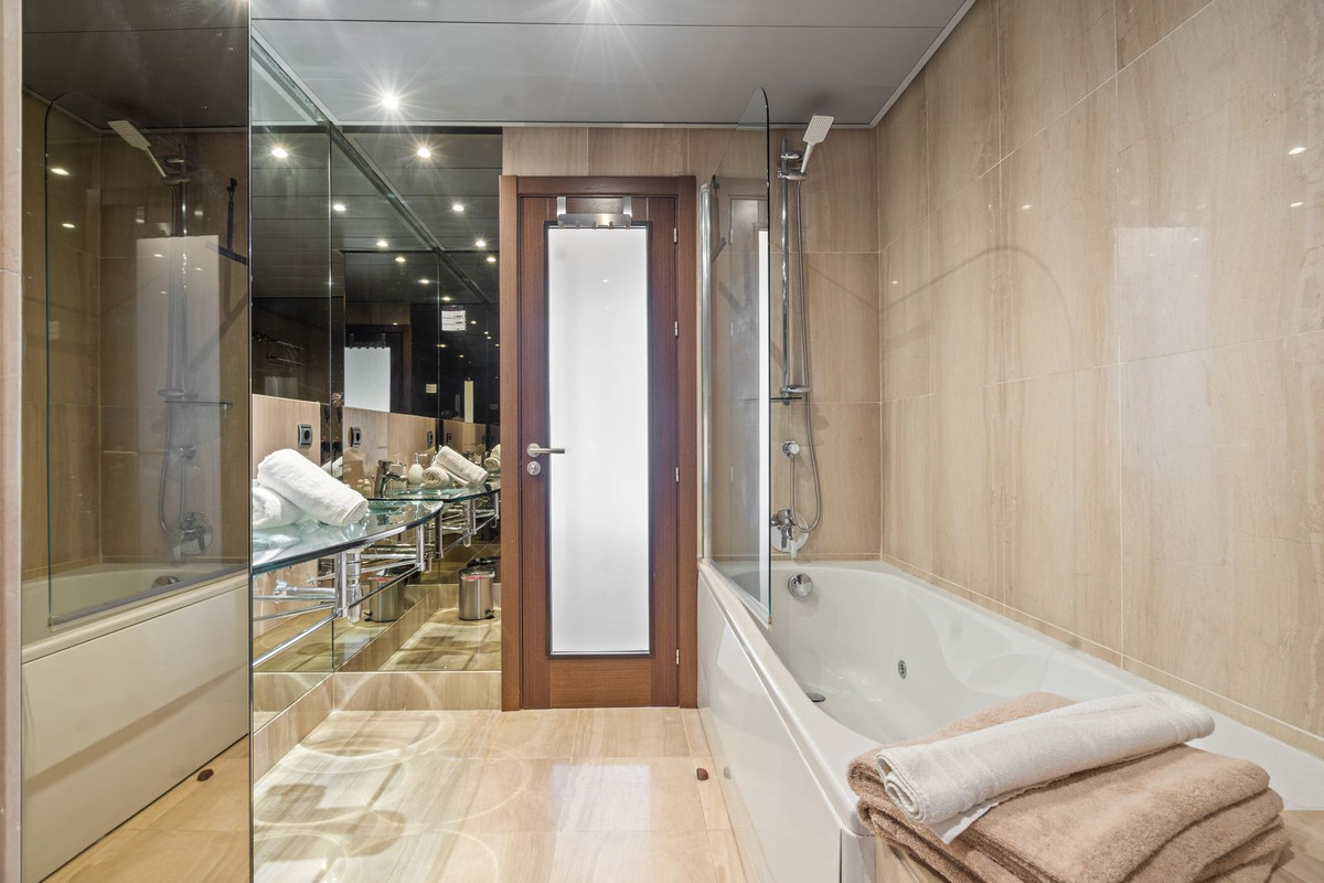 4 bedroom Apartments for sale in Nueva Milla de Oro – R5183215