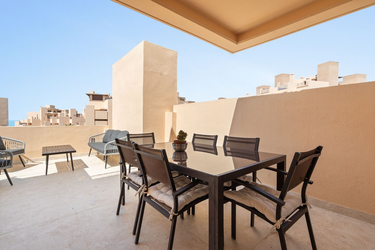 4 bedroom Apartments for sale in Nueva Milla de Oro – R5183215