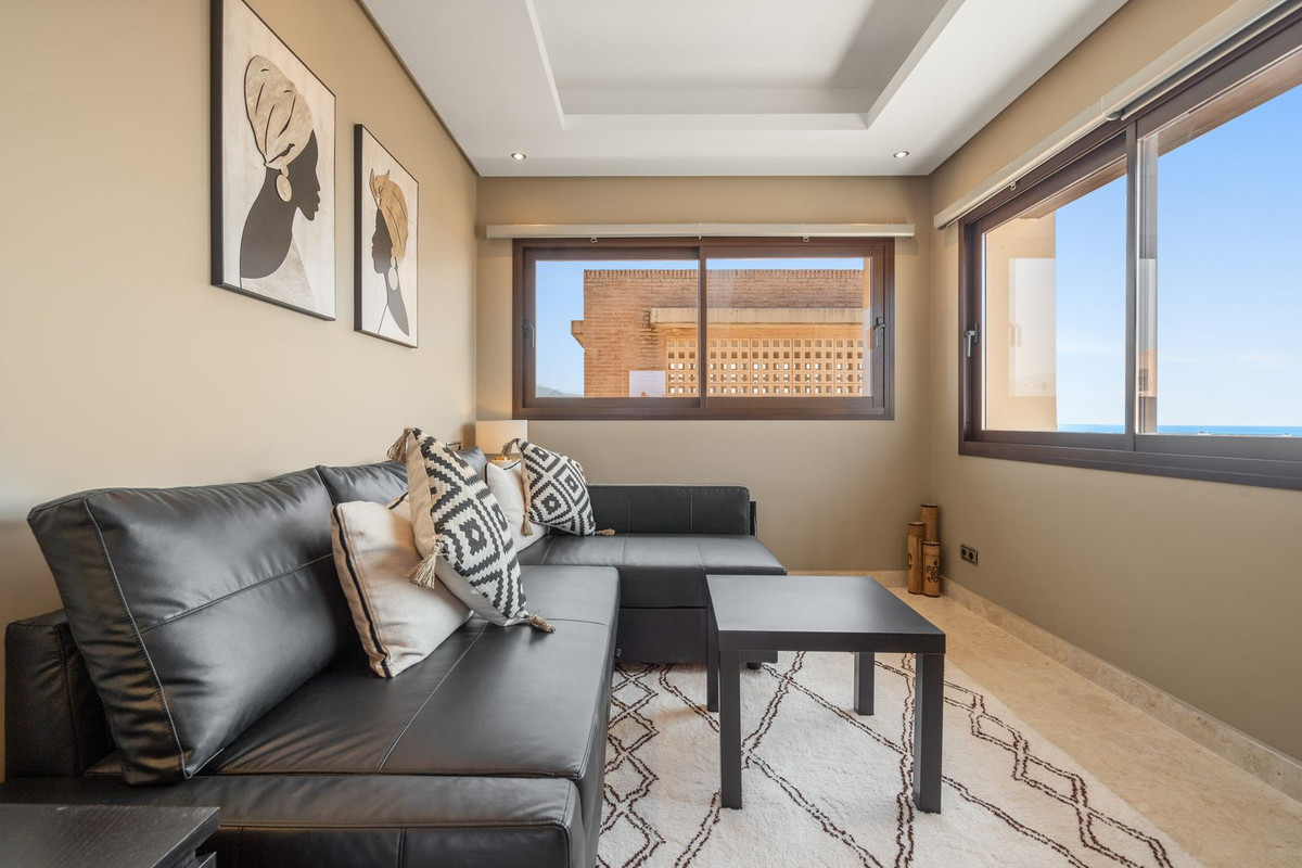 4 bedroom Apartments for sale in Nueva Milla de Oro – R5183215