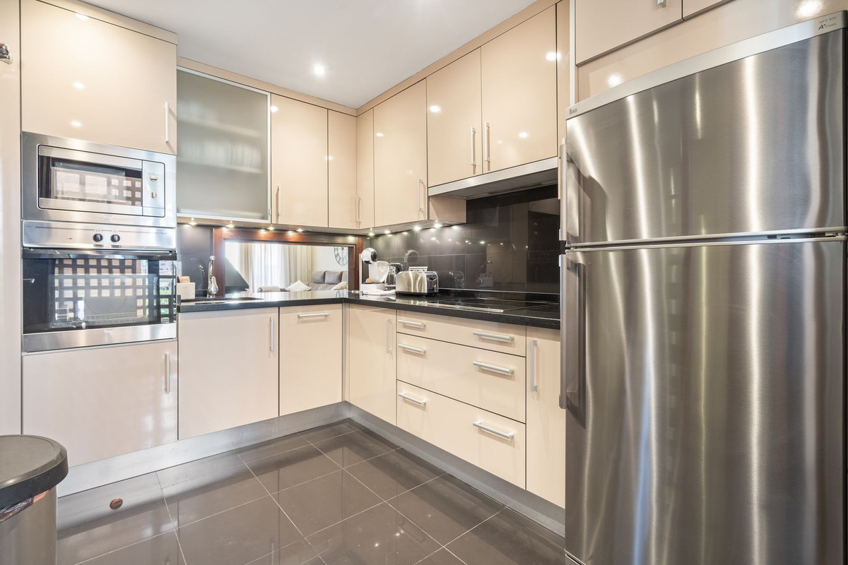 4 bedroom Apartments for sale in Nueva Milla de Oro – R5183215