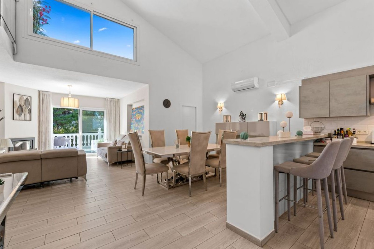 4 bedroom Townhouses for sale in Calahonda – R5229649