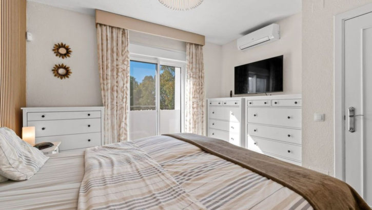 4 bedroom Townhouses for sale in Calahonda – R5229649 in 