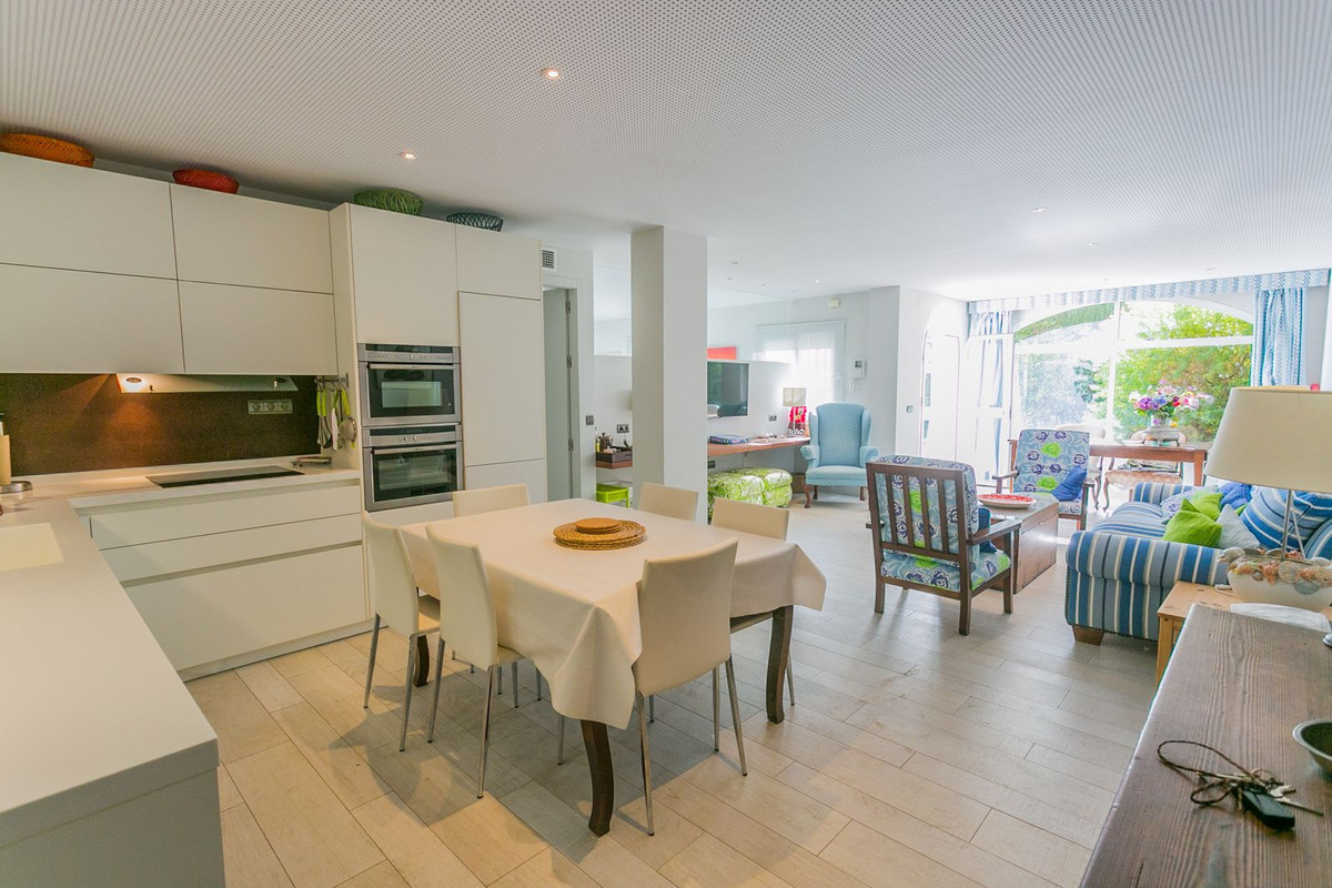 Apartamentos de 3 dormitorios en venta en Guadalmina Baja – R5223520 Apartamentos de 3 dormitorios en venta en Guadalmina Baja – R5223520