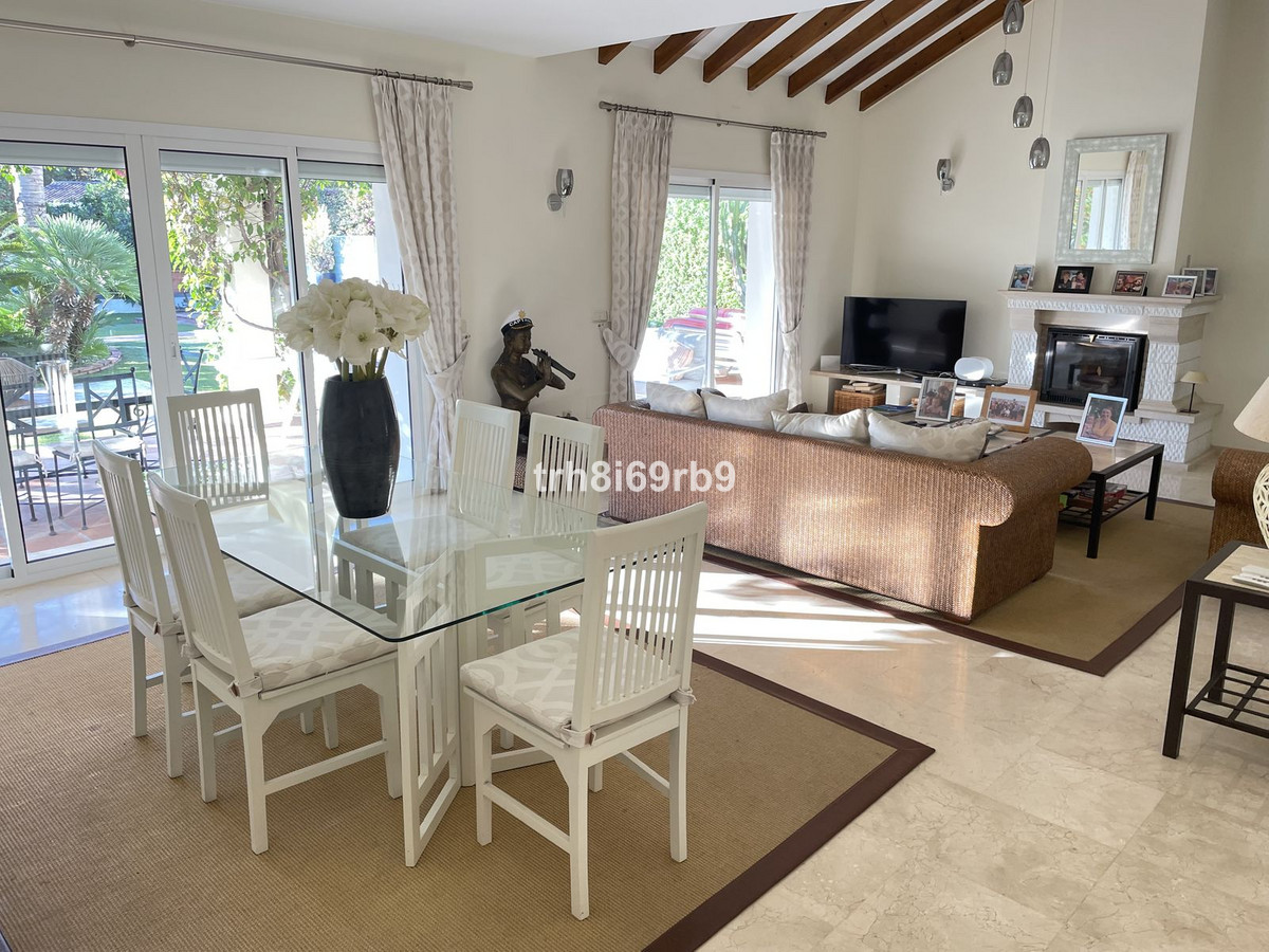 3 bedroom Villas for sale in Nueva Milla de Oro – R5183200 3 bedroom Villas for sale in Nueva Milla de Oro – R5183200