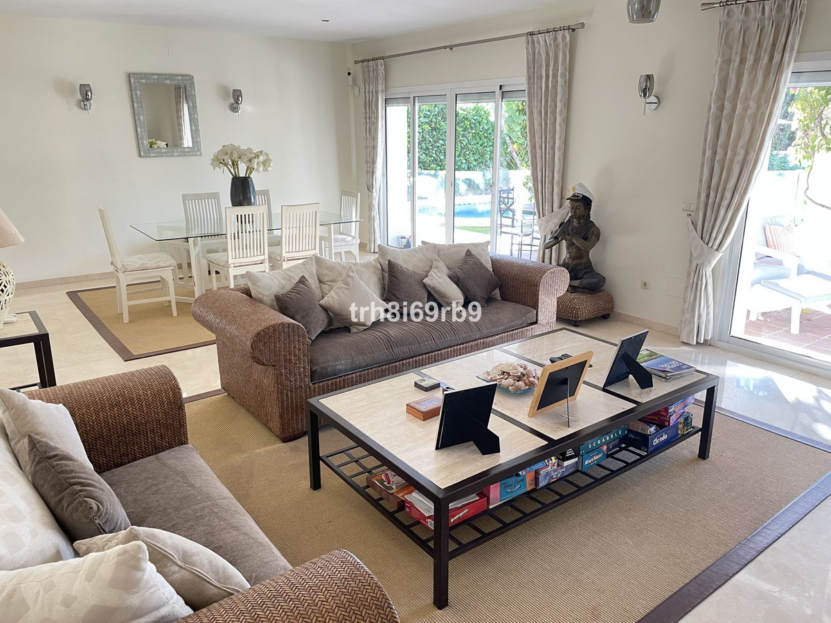 3 bedroom Villas for sale in Nueva Milla de Oro – R5183200 3 bedroom Villas for sale in Nueva Milla de Oro – R5183200