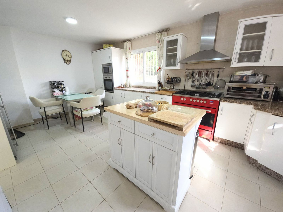 4 bedroom Villas for sale in Riviera del Sol – R5195452