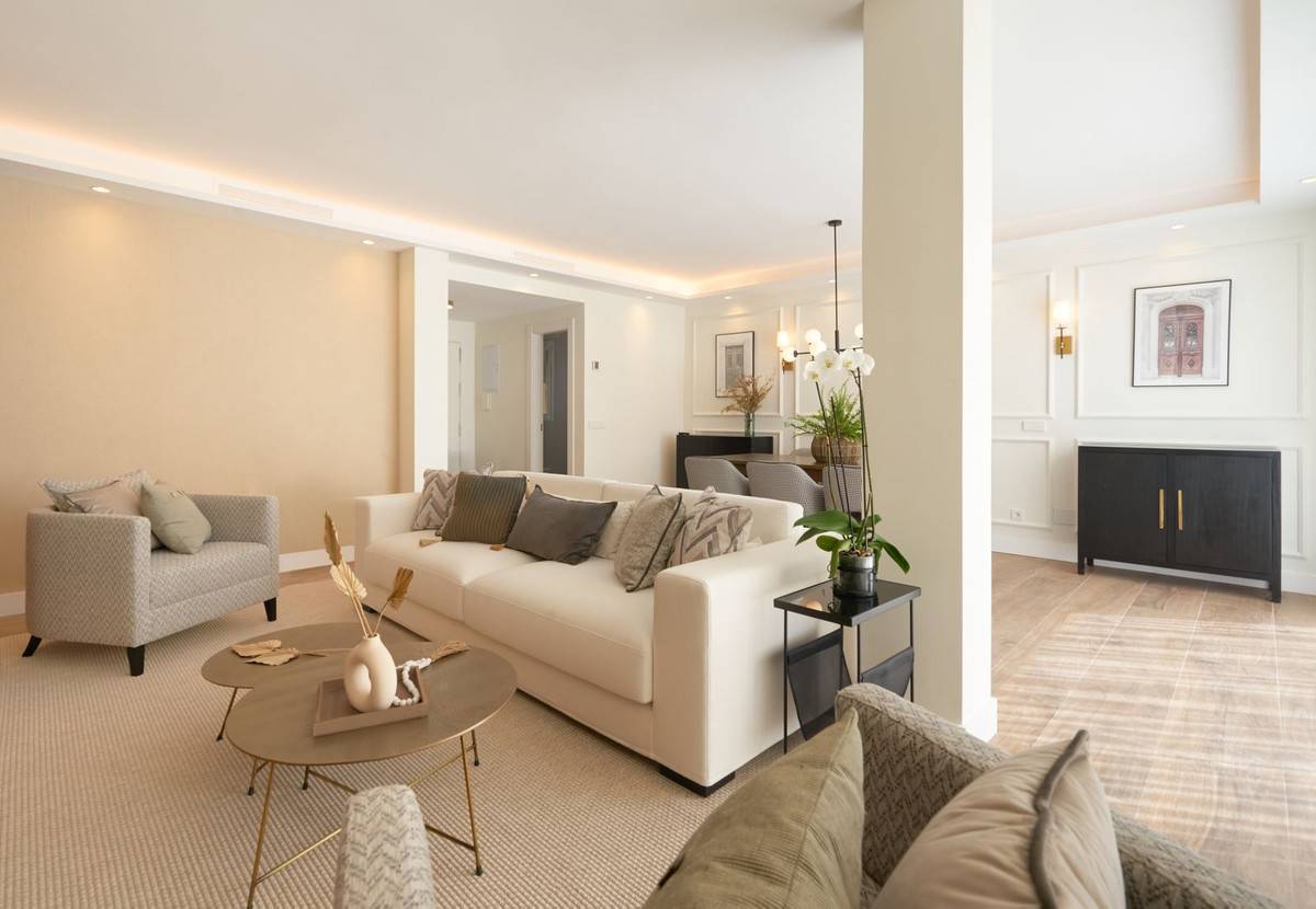 Adosados de 3 dormitorios en venta en La Quinta – R4803868