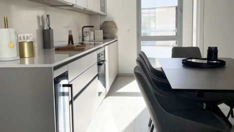 Aticos de 3 dormitorios en venta en Elviria – R5216506