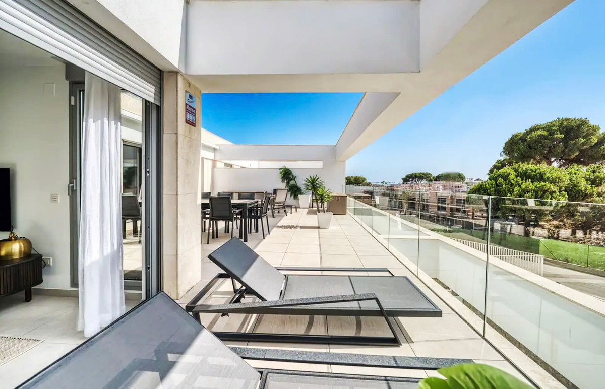 3 bedroom Penthouses for sale in Elviria – R5216506